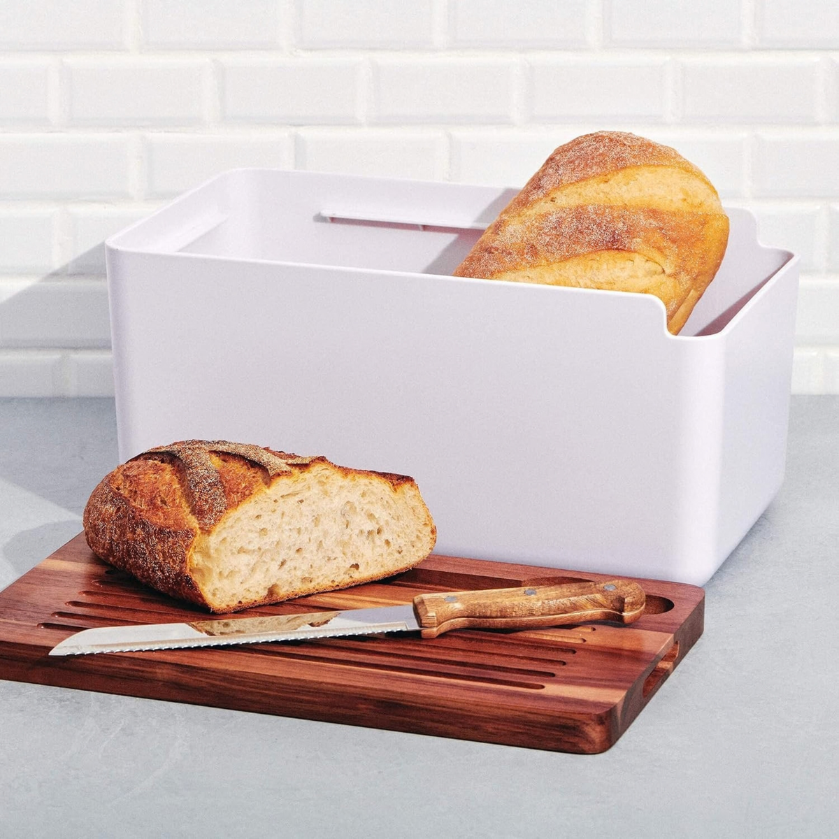 salt&pepper Hudson Bread Bin with Cutting Board Lid
