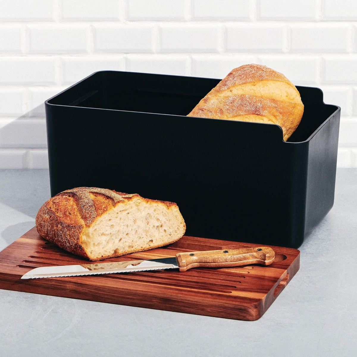 salt&pepper Hudson Bread Bin with Cutting Board Lid