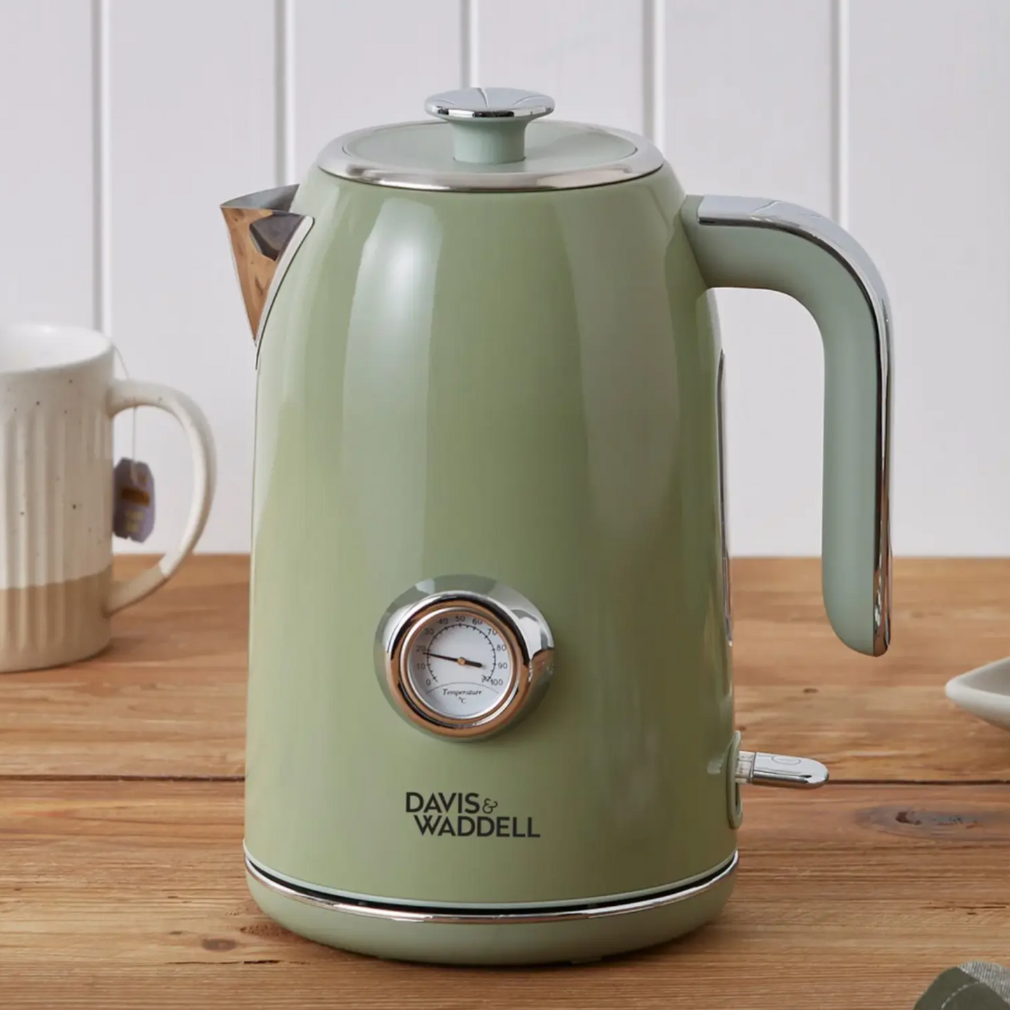 Retro Manor Electric Kettle, Green
