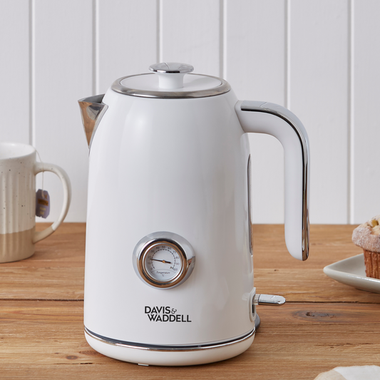 Retro Manor Electric Kettle, White